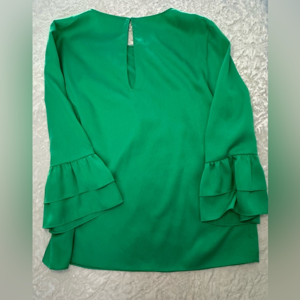 Lilly Pulitzer Vibrant Green Silk look Blouse with Ruffle Sleeves - Picture 3 of 5